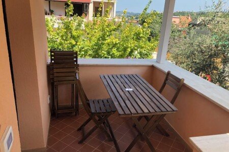 Casa 1 camera, con giardino