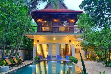 House 4 bedrooms, with pool