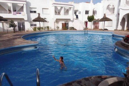 Maison design, 2 chambres, avec piscine