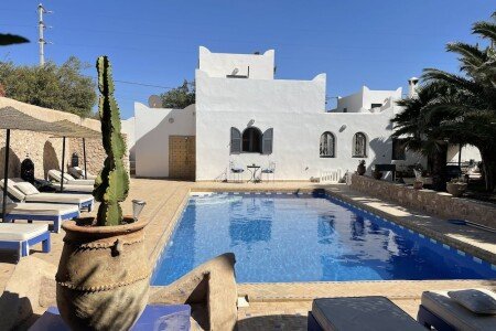 Maison authentique, 5 chambres, avec piscine