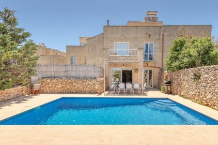 Bed and breakfast 4 bedrooms, with jacuzzi