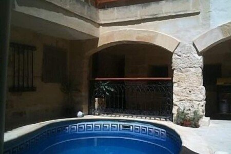 Bed and breakfast 2 bedrooms, with pool