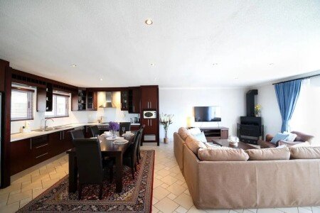 Apartment 2 bedrooms, with fireplace