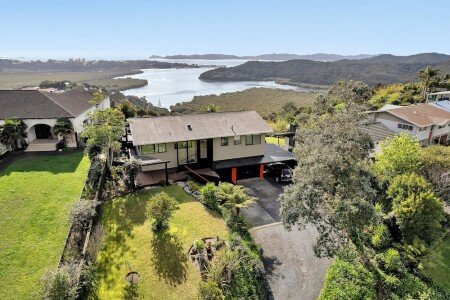 House 4 bedrooms, with jacuzzi