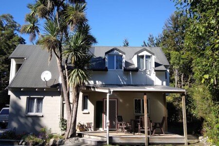 House 4 bedrooms, with pool