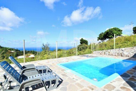 House 3 bedrooms, with pool