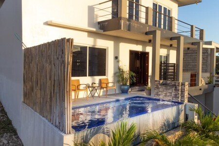 House 3 bedrooms, with pool