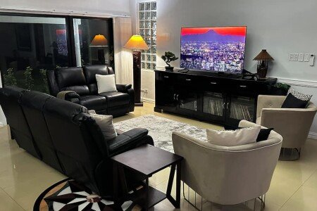 House 4 bedrooms, with pool
