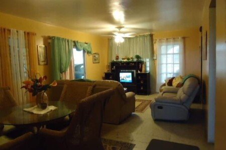 Casa 3 habitaciones, con aparcamiento