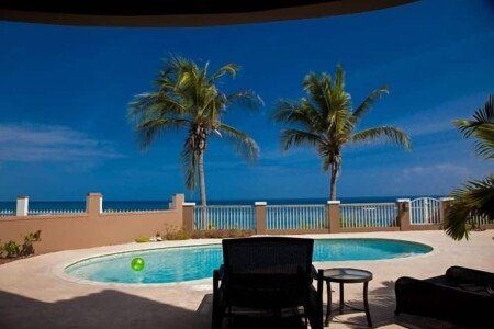 House 3 bedrooms, with pool