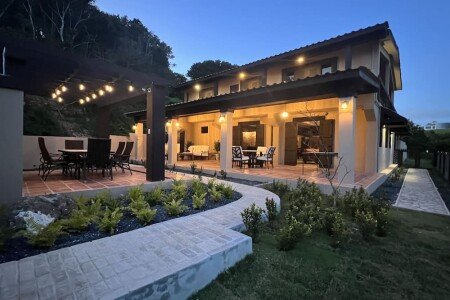 House 4 bedrooms, with jacuzzi