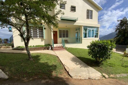 House 3 bedrooms, with pool