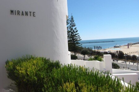 House 2 bedrooms, with pool