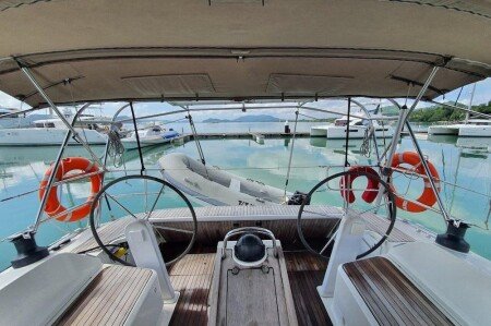Boat 2 bedrooms, with jacuzzi