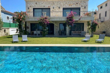 Villa 6 bedrooms, with pool