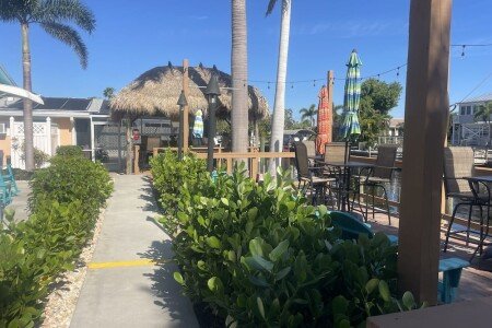 Bed and breakfast 1 bedroom, with pool