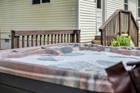 House 4 bedrooms, with jacuzzi