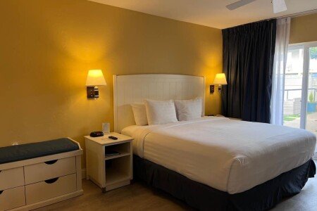 Bed and breakfast 1 bedroom, with pool