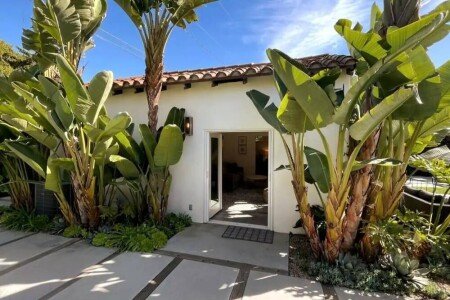 Bed and breakfast 1 bedroom, with pool