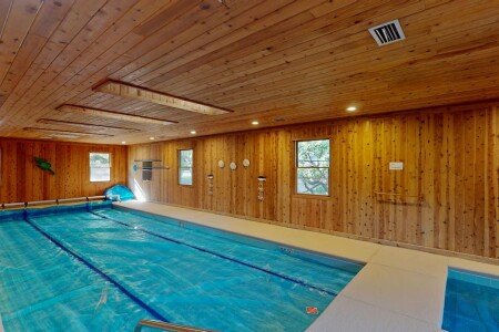 House 4 bedrooms, with jacuzzi