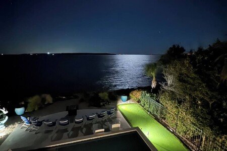 House 5 bedrooms, with pool