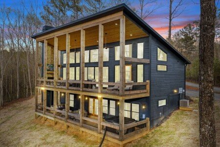 House 4 bedrooms, with jacuzzi