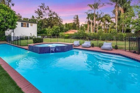 House 4 bedrooms, with jacuzzi