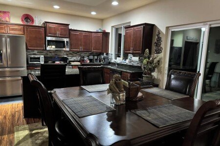 House 4 bedrooms, with jacuzzi