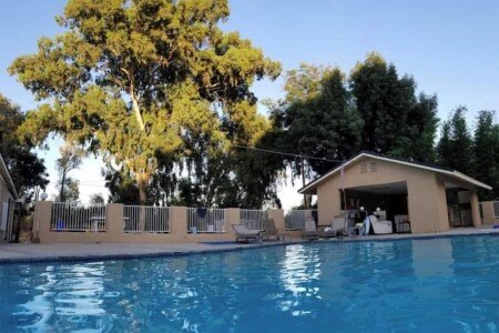 Bed and breakfast 2 bedrooms, with pool