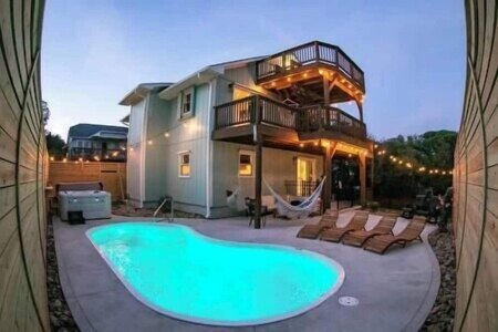House 4 bedrooms, with jacuzzi