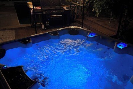 House 4 bedrooms, with jacuzzi