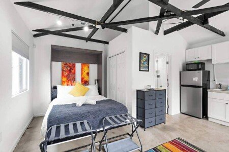 Bed and breakfast 1 bedroom, with garden