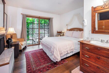 Bed and breakfast 1 bedroom, with jacuzzi