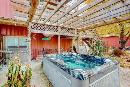 House 4 bedrooms, with jacuzzi