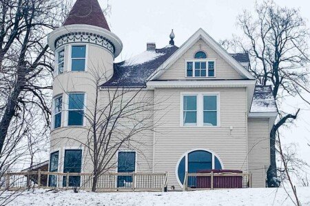 House 4 bedrooms, with jacuzzi