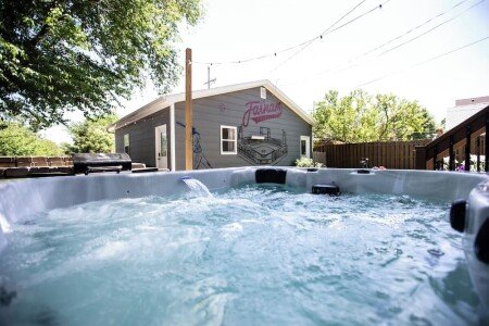 House 4 bedrooms, with jacuzzi