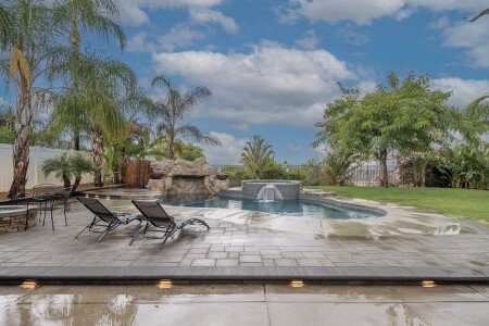 House 4 bedrooms, with jacuzzi