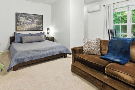 Bed and breakfast 1 bedroom, with garden