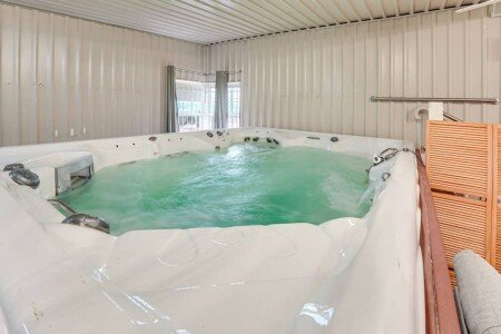 House 1 bedroom, with jacuzzi