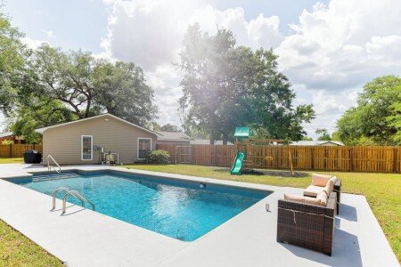 House 4 bedrooms, with jacuzzi
