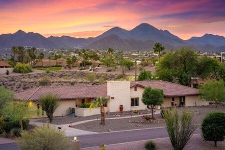 House 3 bedrooms, with pool