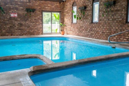 Bed and breakfast 15 bedrooms, with pool