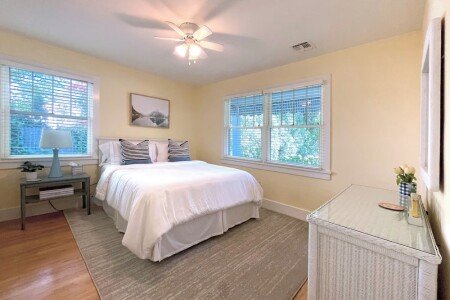 House 4 bedrooms, with pool