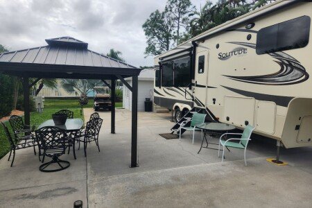 Camping / Mobile Home 1 bedroom, with jacuzzi