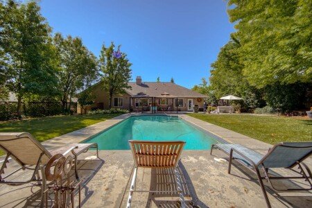 House 4 bedrooms, with jacuzzi