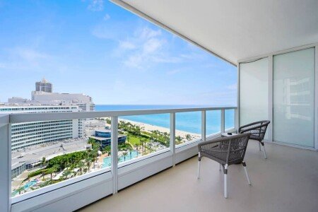 Hotel @todoptwith jacuzzi