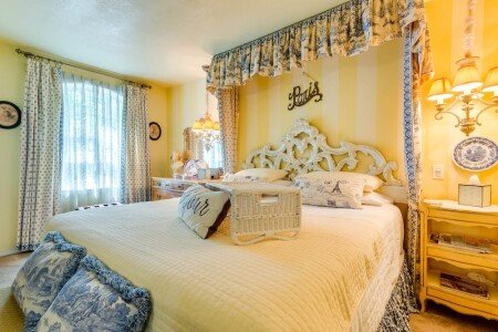 Bed and breakfast 1 bedroom, with garden