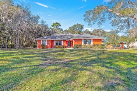 House 3 bedrooms, with pool