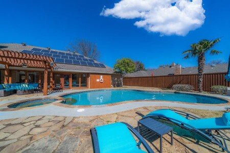 House 4 bedrooms, with jacuzzi