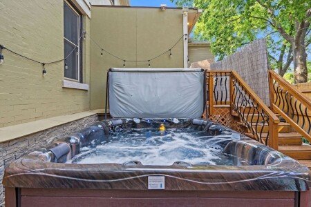 House 4 bedrooms, with jacuzzi